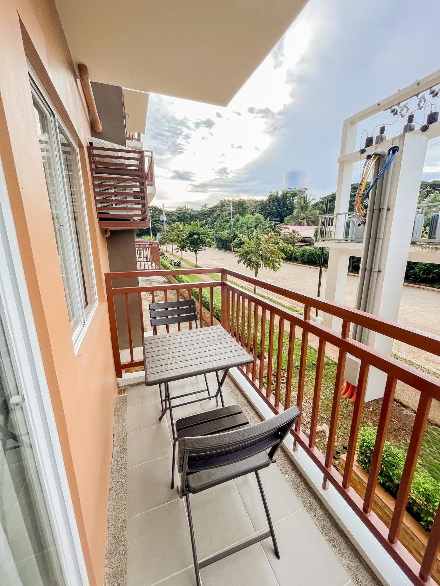 2 Bedroom And Studio Apartments With Private Pool And Gym In Vista Manors Verdant Puerto Princesa Buitenkant foto
