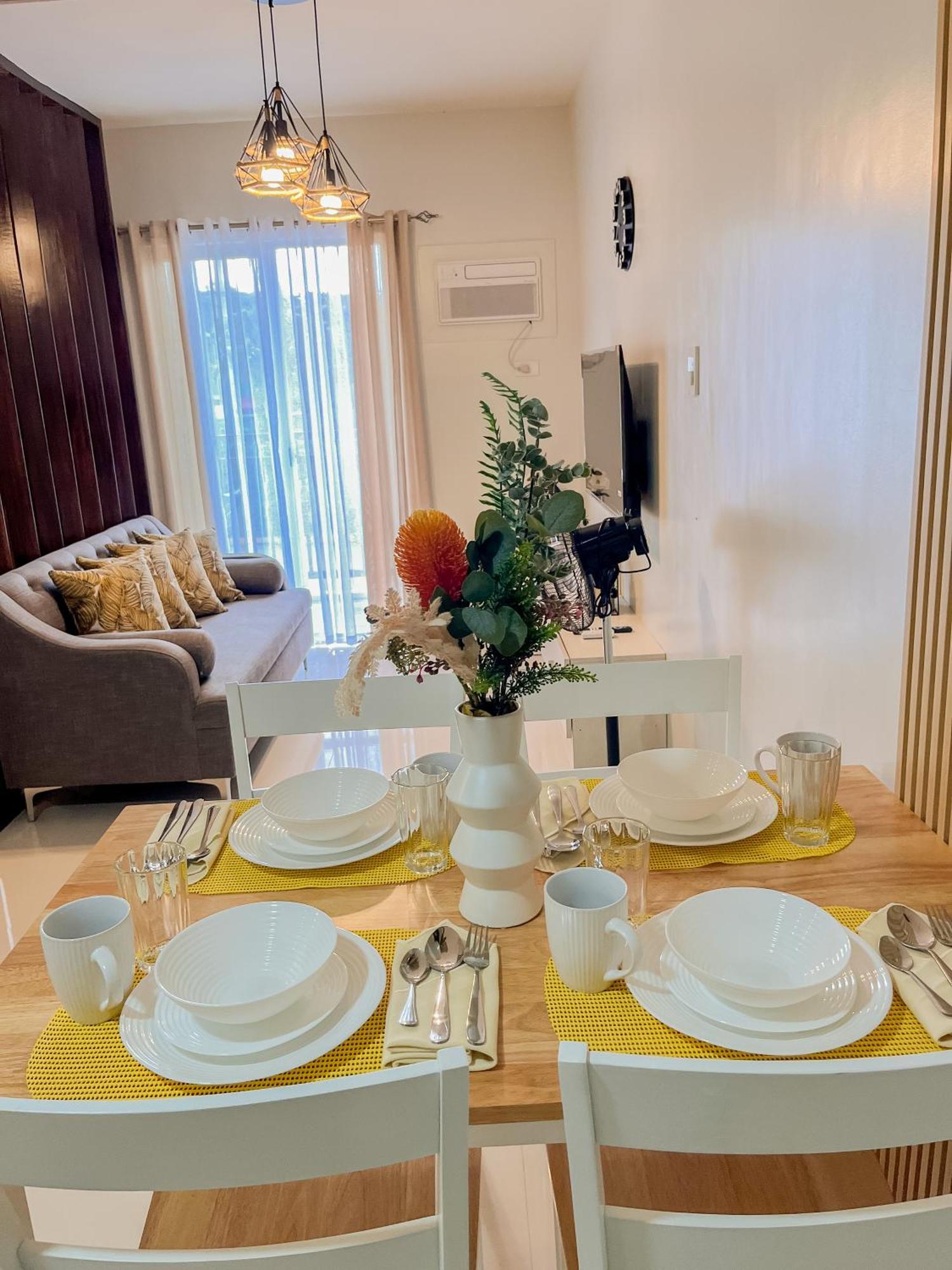 2 Bedroom And Studio Apartments With Private Pool And Gym In Vista Manors Verdant Puerto Princesa Buitenkant foto