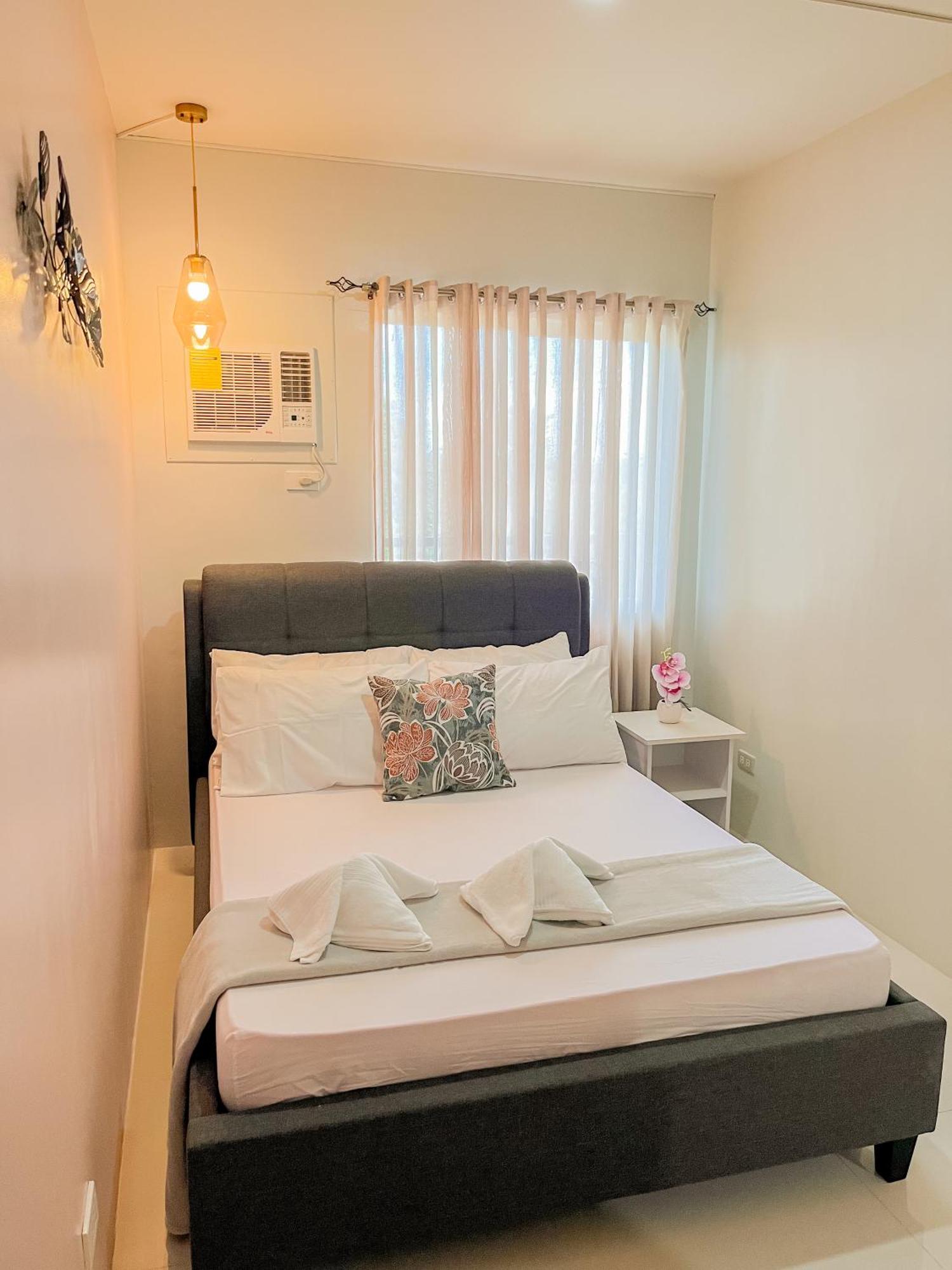 2 Bedroom And Studio Apartments With Private Pool And Gym In Vista Manors Verdant Puerto Princesa Buitenkant foto