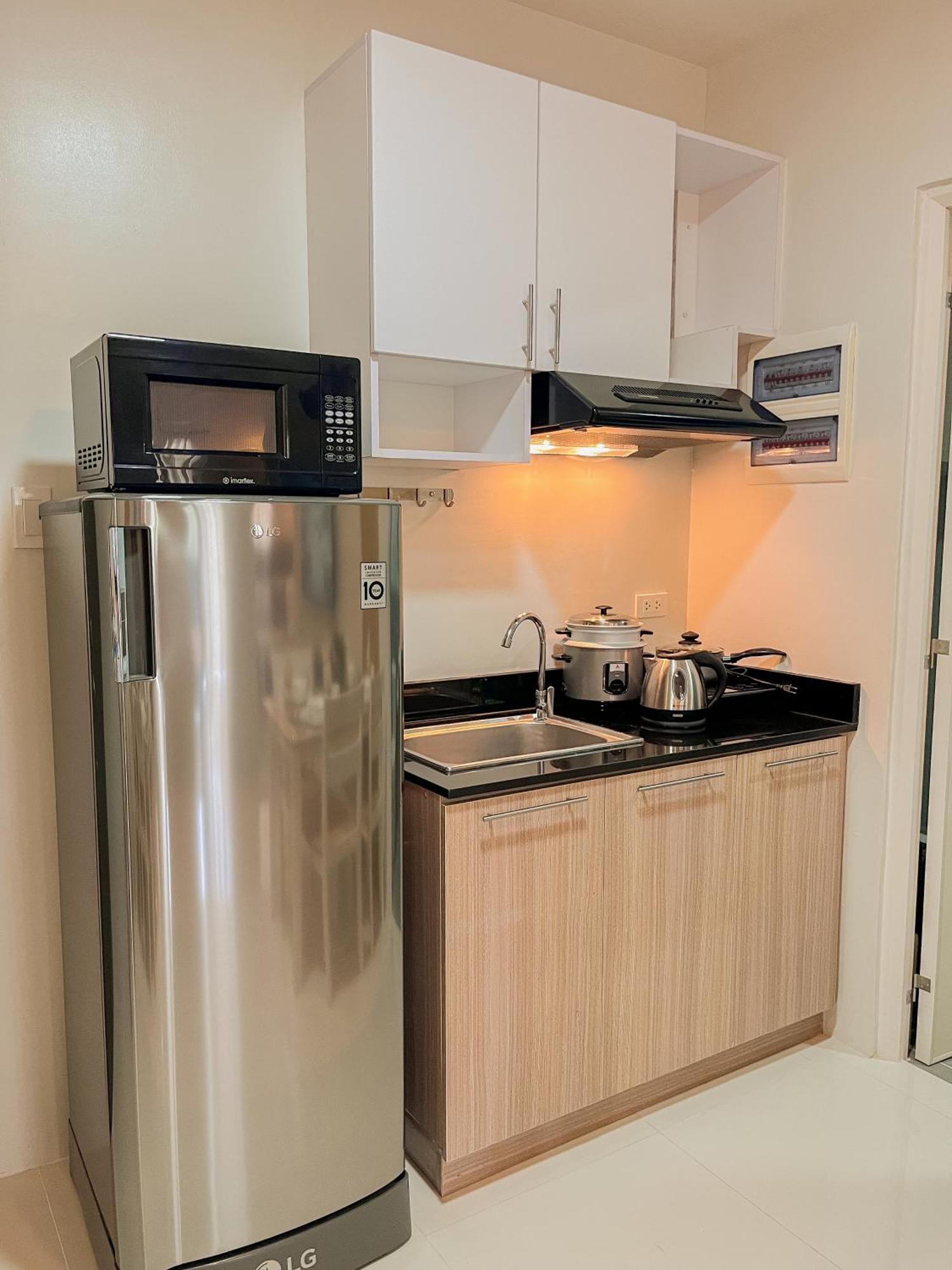 2 Bedroom And Studio Apartments With Private Pool And Gym In Vista Manors Verdant Puerto Princesa Buitenkant foto