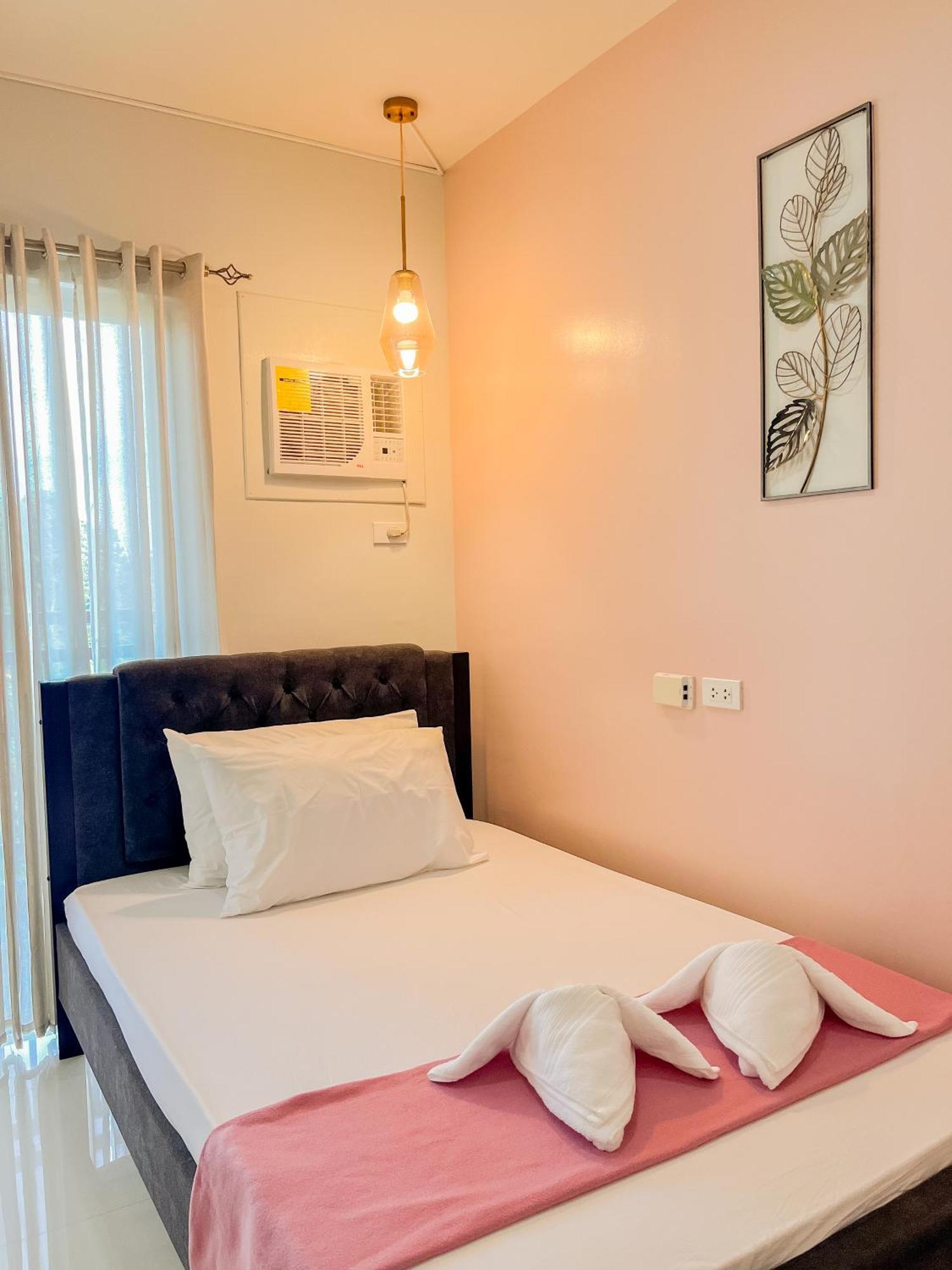 2 Bedroom And Studio Apartments With Private Pool And Gym In Vista Manors Verdant Puerto Princesa Buitenkant foto