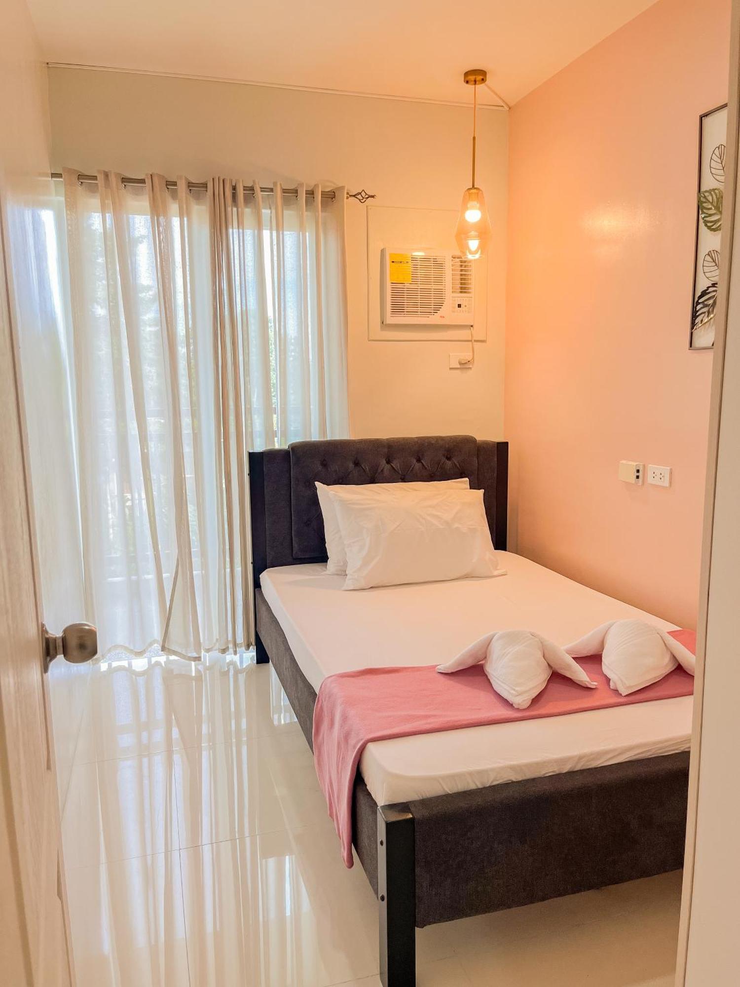 2 Bedroom And Studio Apartments With Private Pool And Gym In Vista Manors Verdant Puerto Princesa Buitenkant foto
