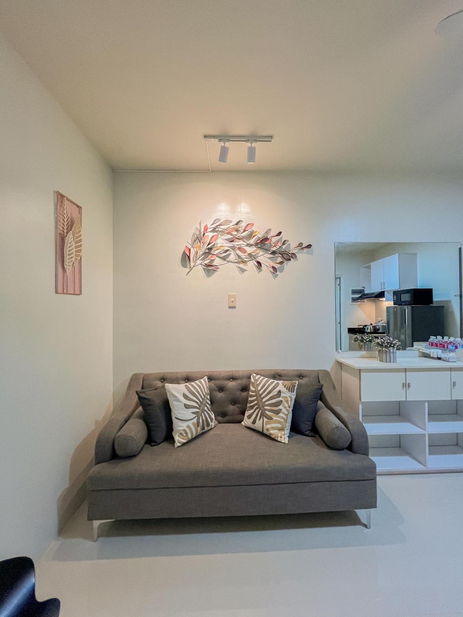2 Bedroom And Studio Apartments With Private Pool And Gym In Vista Manors Verdant Puerto Princesa Buitenkant foto