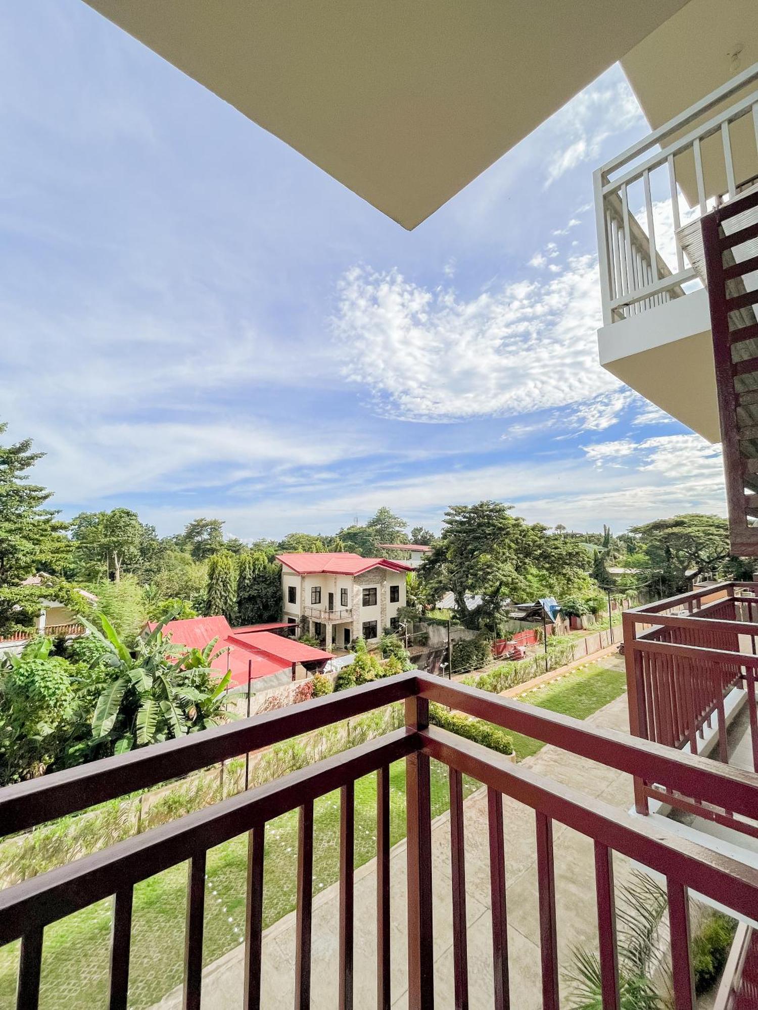 2 Bedroom And Studio Apartments With Private Pool And Gym In Vista Manors Verdant Puerto Princesa Buitenkant foto