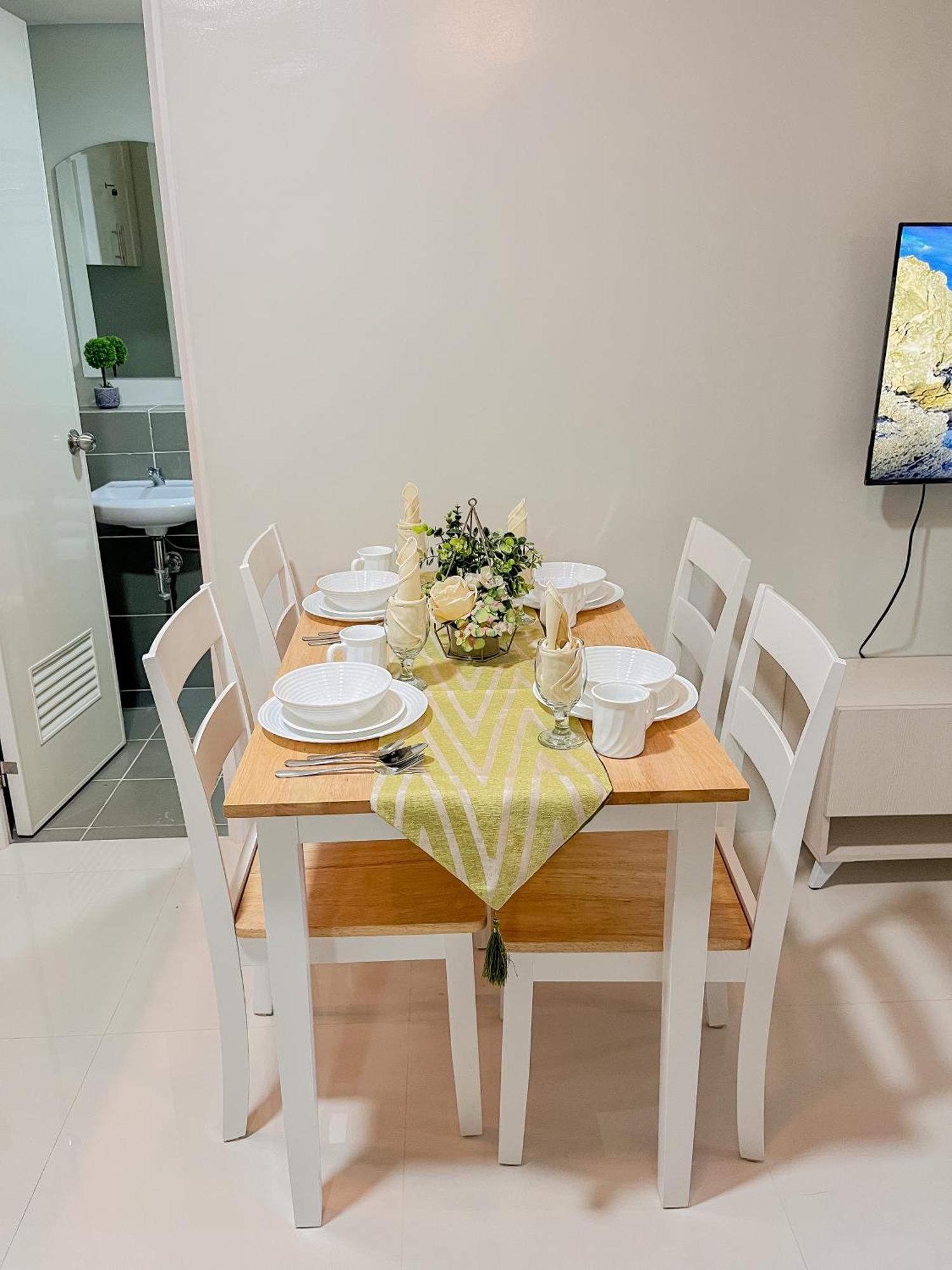 2 Bedroom And Studio Apartments With Private Pool And Gym In Vista Manors Verdant Puerto Princesa Buitenkant foto