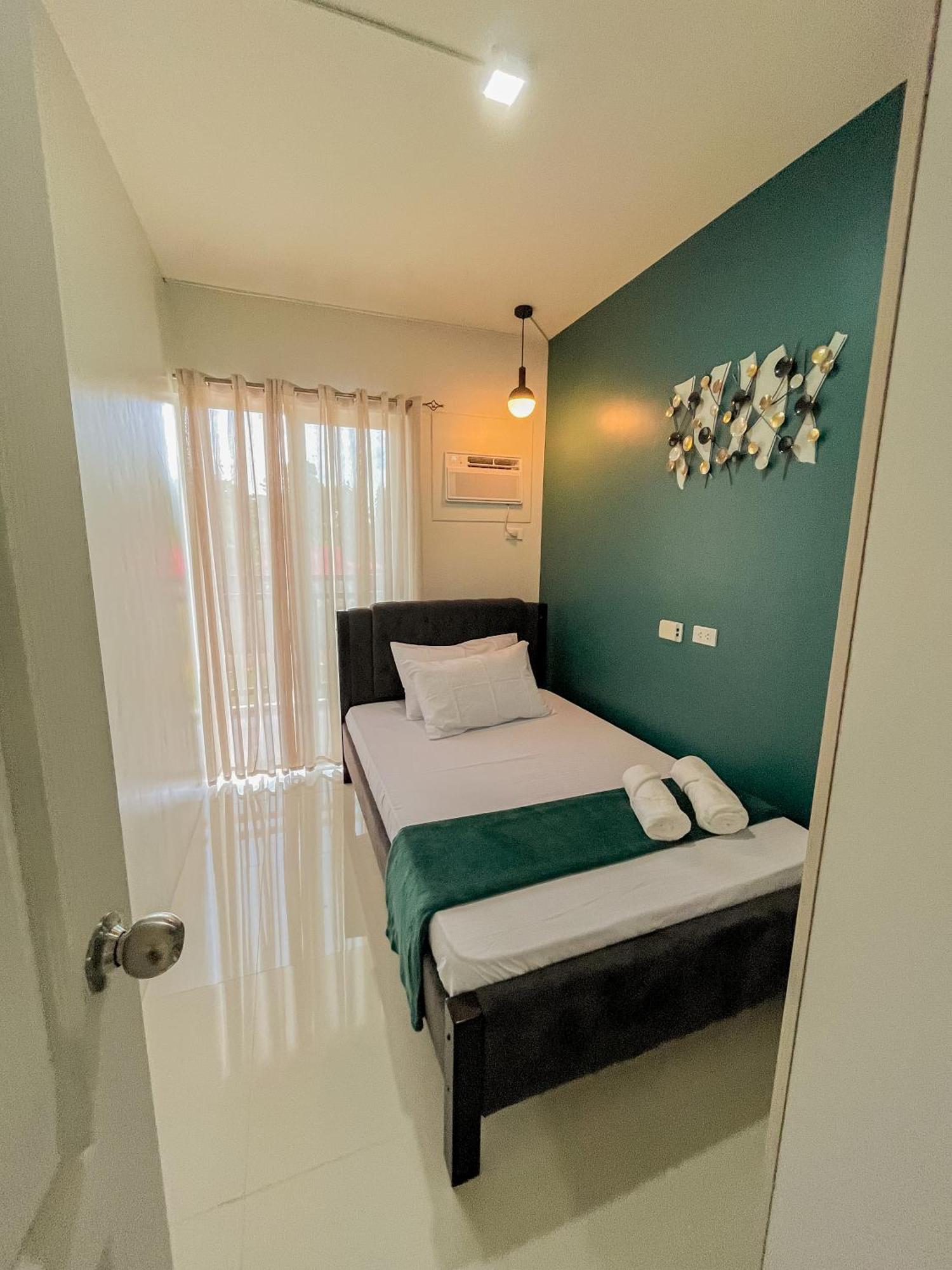 2 Bedroom And Studio Apartments With Private Pool And Gym In Vista Manors Verdant Puerto Princesa Buitenkant foto