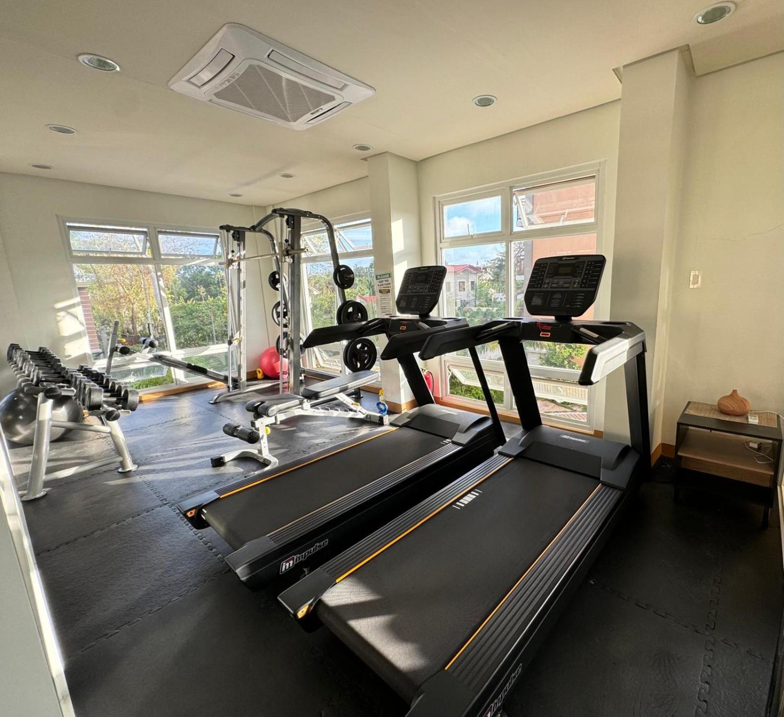 2 Bedroom And Studio Apartments With Private Pool And Gym In Vista Manors Verdant Puerto Princesa Buitenkant foto